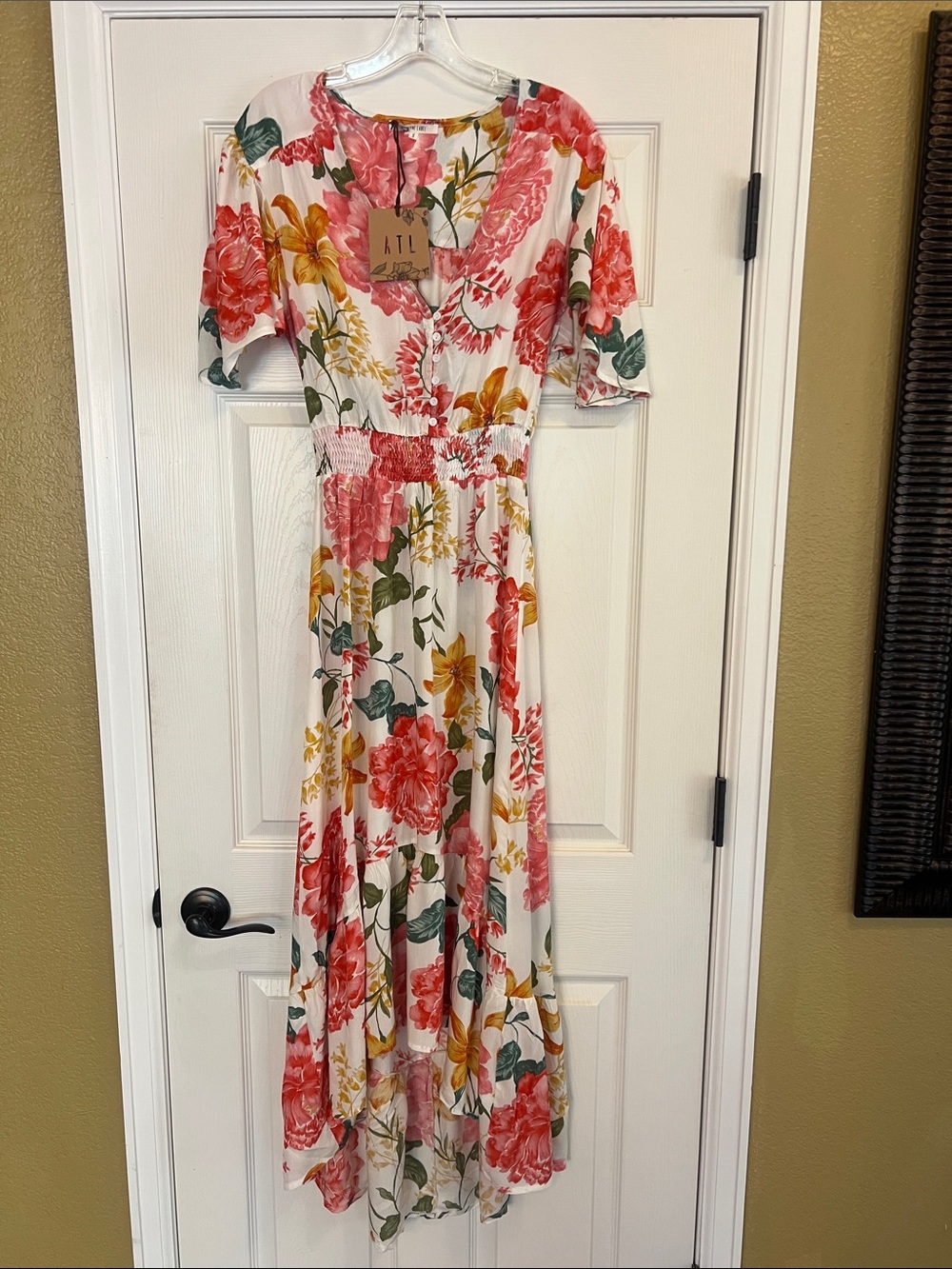NWT “Abel the Label” Dress Floral V-Neck Ruffle Midi Dress in Coral & White - S